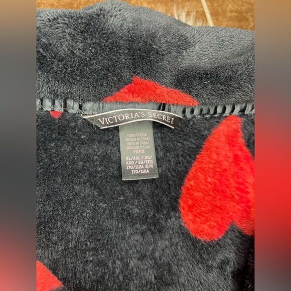 Victoria’s Secret red and black hearts cozy soft short robe sz XL/XXL - Picture 5 of 12